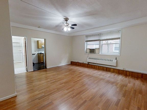 2nd image of 6295 Broadway APT B2