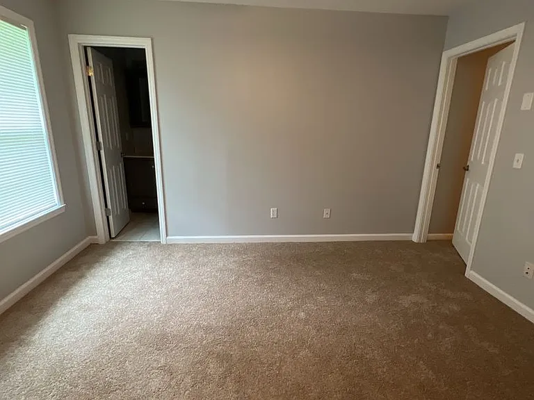 404 Springdale Dr #1 — Photo 3