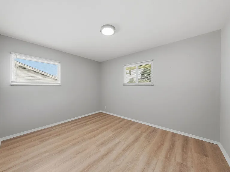146 Grampian Rd — Photo 11