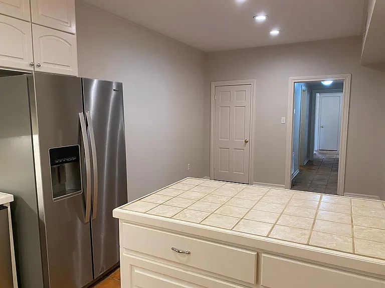 4406 Charleston Cir #10 — Photo 5