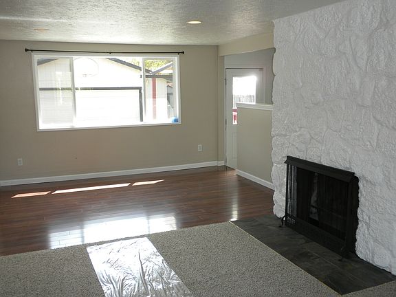 2nd image of 3228 E 33rd Ave