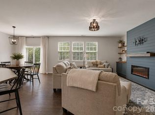 136 Haddonsfield Dr, Mooresville, NC 28115