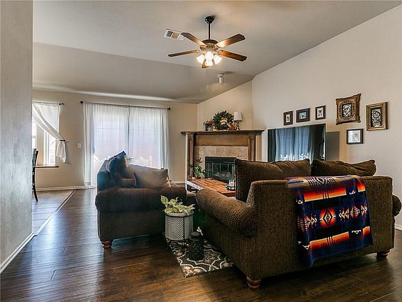 3rd image of 1620 N Caribou Ct