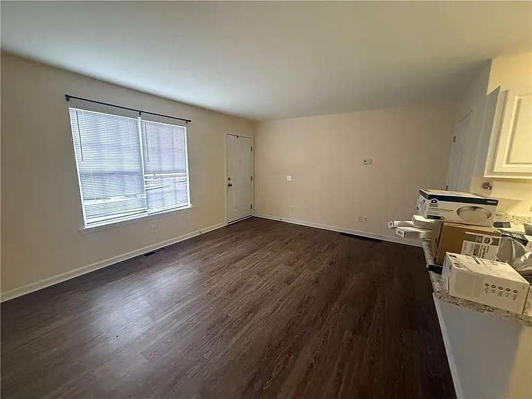 683 Grant St #I — Photo 3