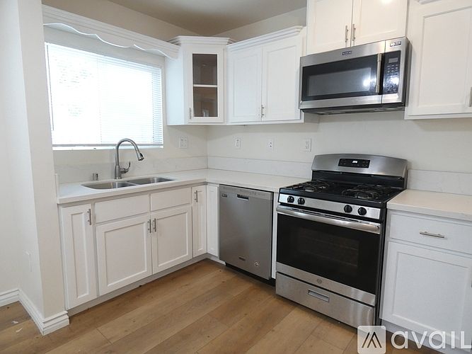 1st image of 6634 Hazeltine Ave #6634.5
