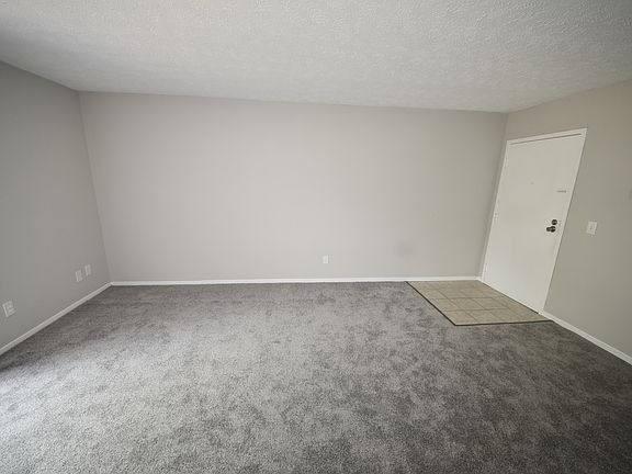 4th image of 926 Ohio Pike APT 410