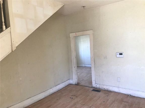 3rd image of 501 Saint Paul St