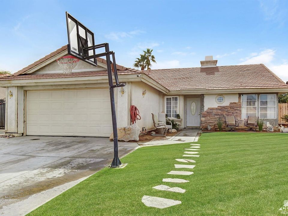 1st image of 81467 Jonquil Ave