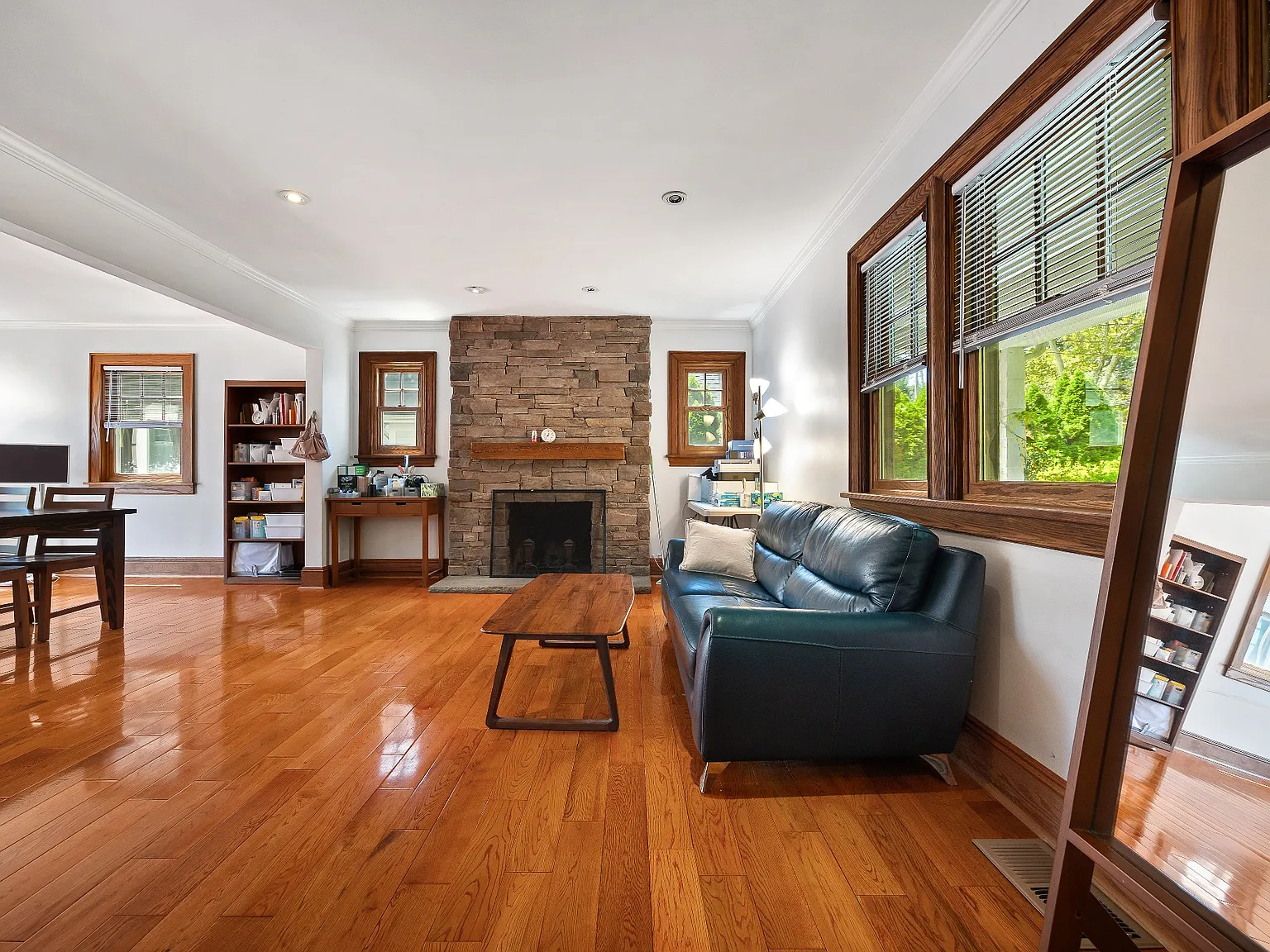 3 bed, 2.5 bath, 1965 sqft, $7,000 — Photo 4