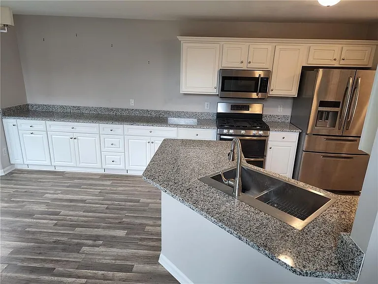 156 Stoneforest Dr — Photo 5