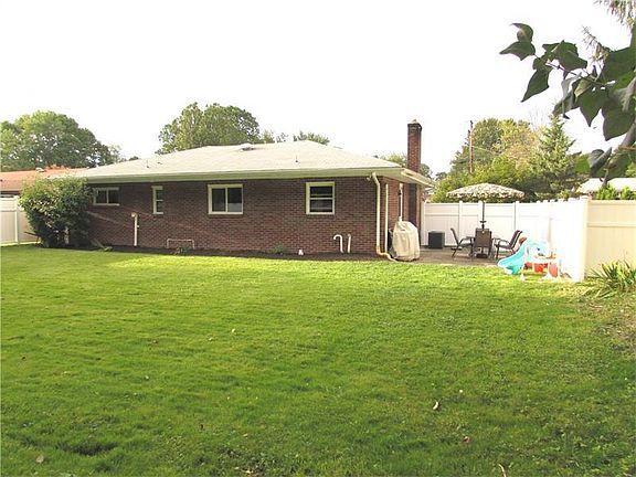 4th image of 1194 Saint Vincent Dr