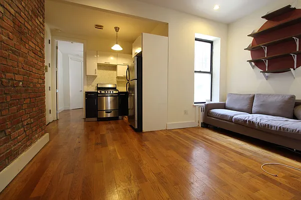 Rented by EXR | media 12