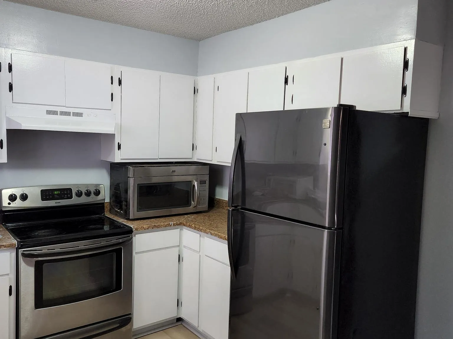 817 30th Avenue Pl — Photo 2