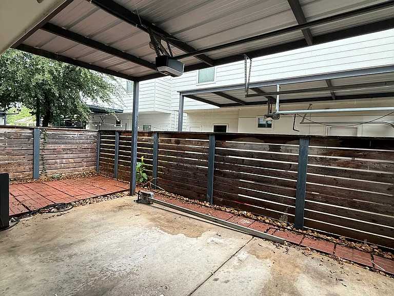 913 Ogden St — Photo 29