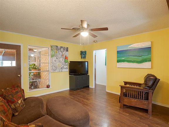 4th image of 4410 Delwood Dr