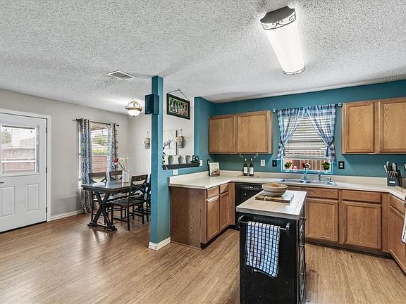 4th image of 1416 Scottsdale Dr