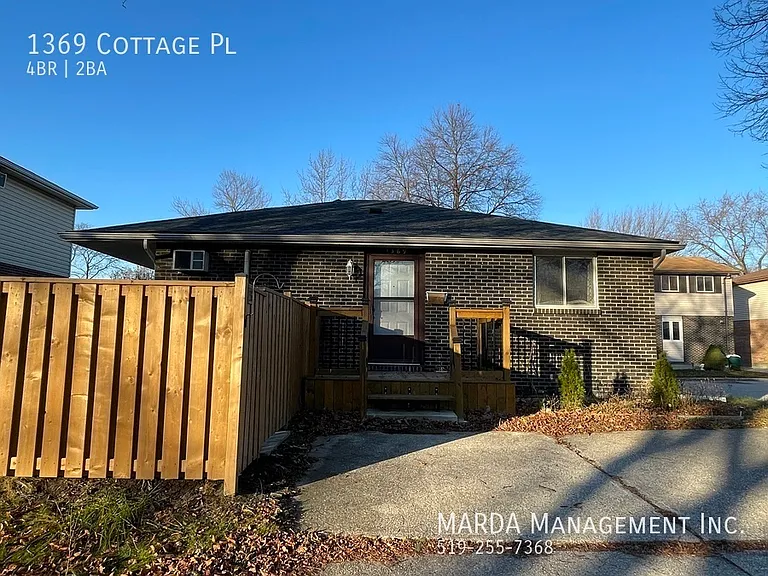 1369 Cottage Pl — Photo 1