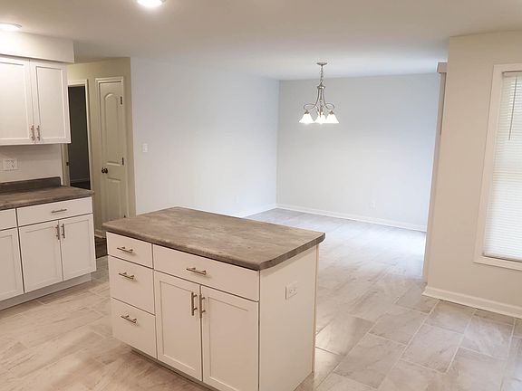 3rd image of 710 Bunker Hill Dr