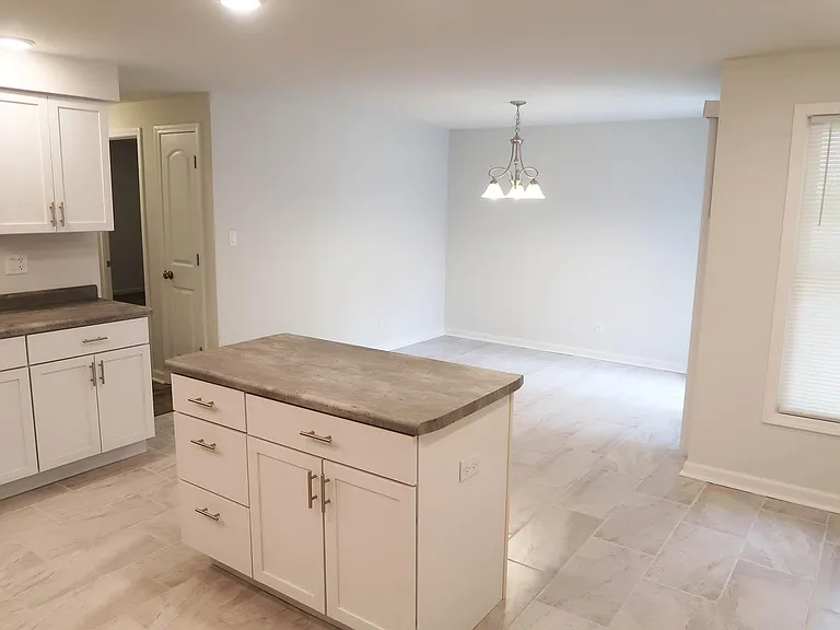 710 Bunker Hill Dr — Photo 3