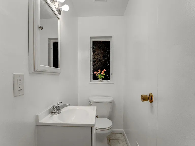 6323 Howe Pl — Photo 8