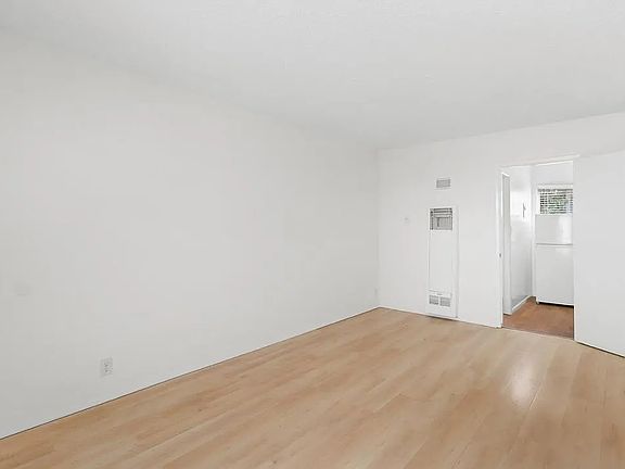 3rd image of 1641 S Westgate Ave #4