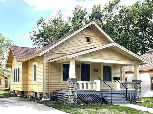 120 W 1st Ave, Garnett, KS 66032