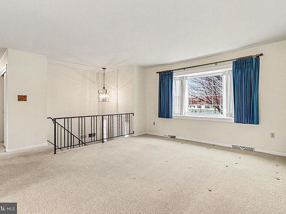 5th image of 2225 Brockton Rd