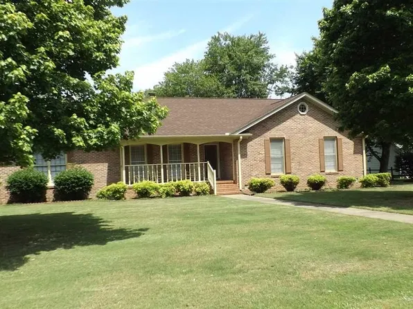 111 Harlequin Ct, Simpsonville, SC 29681