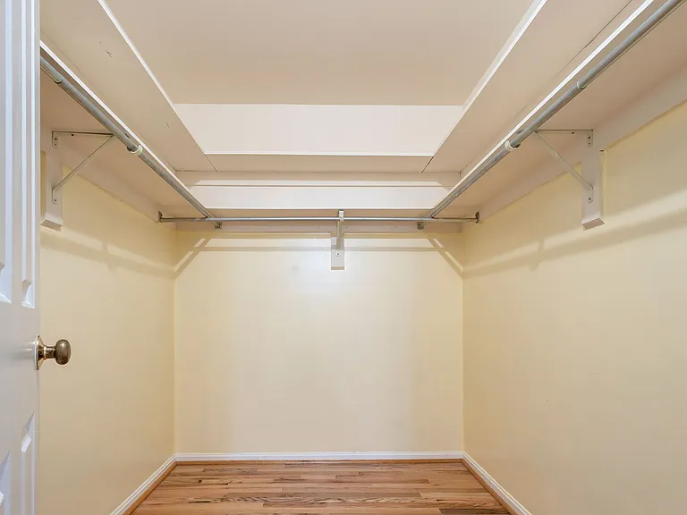 6414 Seven Oaks Ct — Photo 12