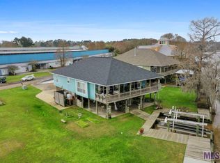 33208 Rivergate Cir, Springfield, LA 70462