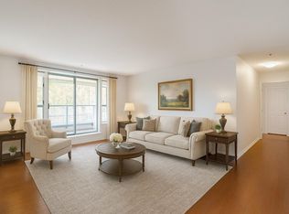 223 Mountain Hwy #211, North Vancouver, BC V7J 3V3