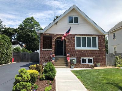 17 Duane St, Farmingdale, NY, 11735
