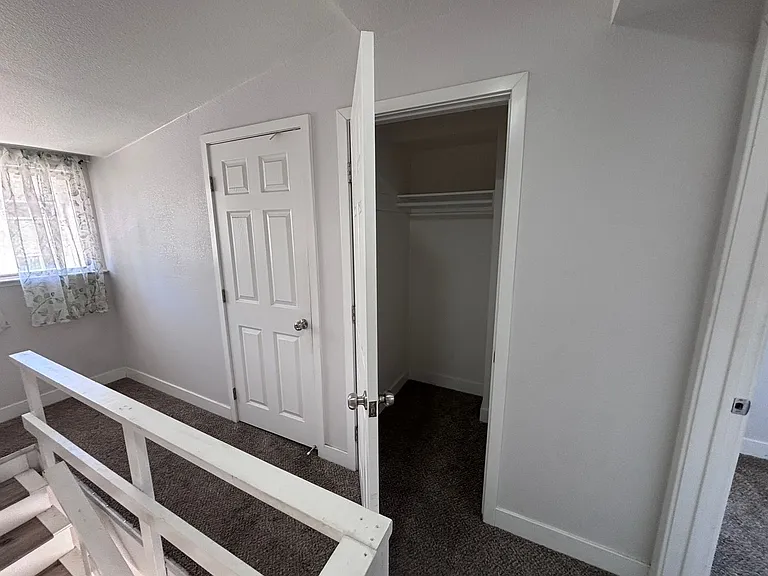 656 S 7th St — Photo 10