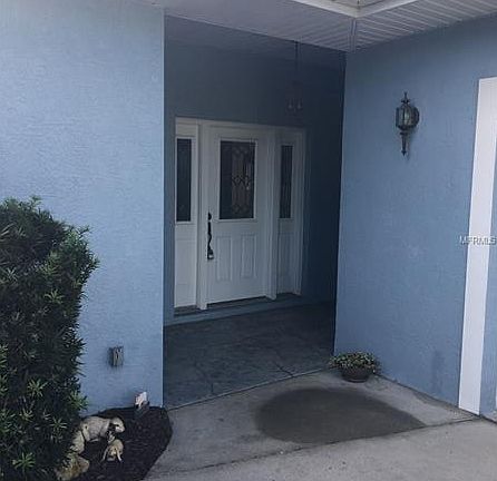 3rd image of 221 Coral St