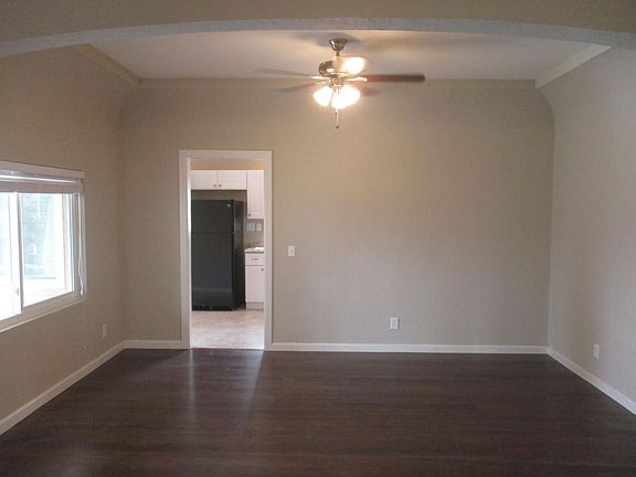 3rd image of 948 Scenic Dr
