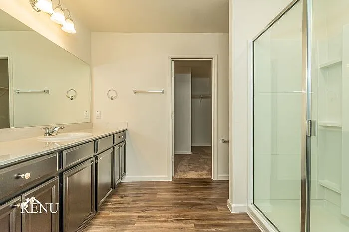 551 London Dr — Photo 8