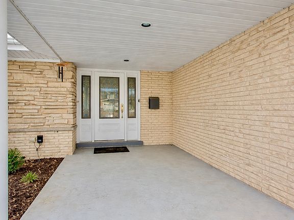 2nd image of 1433 Lois Ave