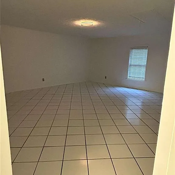 717 Shore Dr — Photo 16