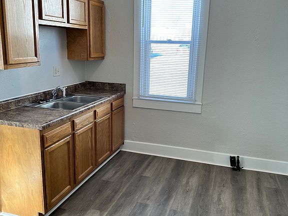 4th image of 118 W Brown Ave #118