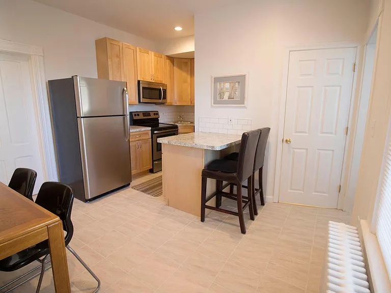 74 Oak St #B — Photo 5