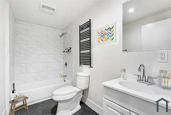 10028 San Fernando Rd — Photo 3