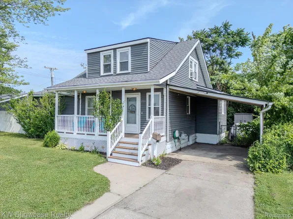 226 Bennett St, Wyandotte, MI 48192