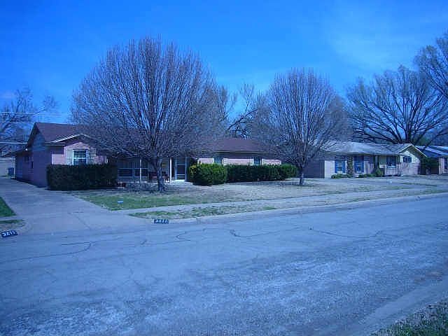 2nd image of 3211 Townsend Dr