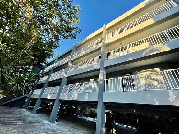 3rd image of 645 NE 121st St APT 207