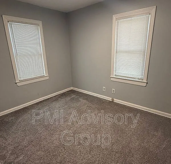 608 SW Medford Ave — Photo 6