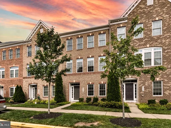3160 Yeager Dr, Herndon, VA 20171