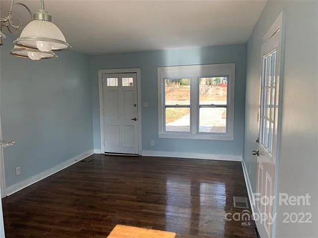 523 Franklin Ave — Photo 15