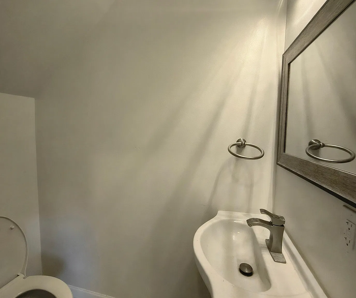 3 bed, 1.5 bath, 1176 sqft, $3,350 — Photo 4