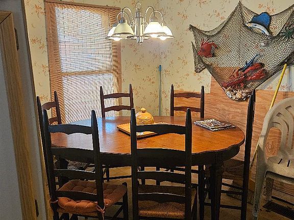 5th image of 522 Live Oak Drive