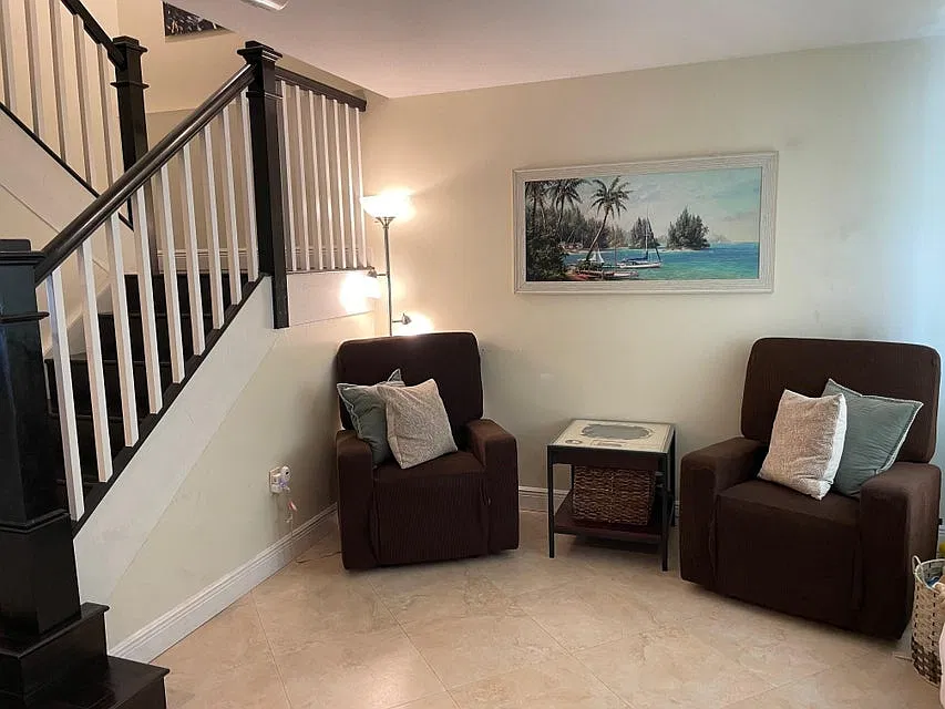 3 bed, 2.5 bath, 1959 sqft, $4,200 — Photo 4